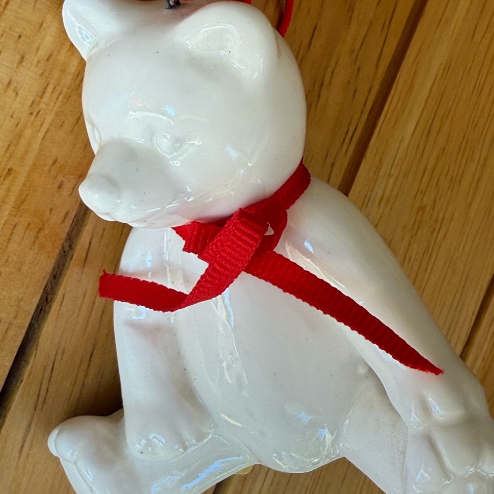 Department 56 White Bear Ornament‎ with Red Ribbon 50% fine bone China porcelain